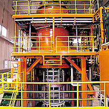 国内最大の縦型一室式真空炉（φ2,000×3,500H）