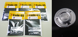 （左）販売しているCode-GSパッケージ （右）アルミのカスタムパーツ